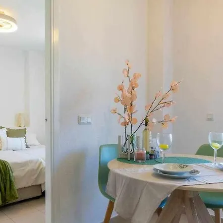 Pink Paraiso - Winter By The Sea *