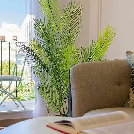 Pink Paraiso - Winter By The Sea